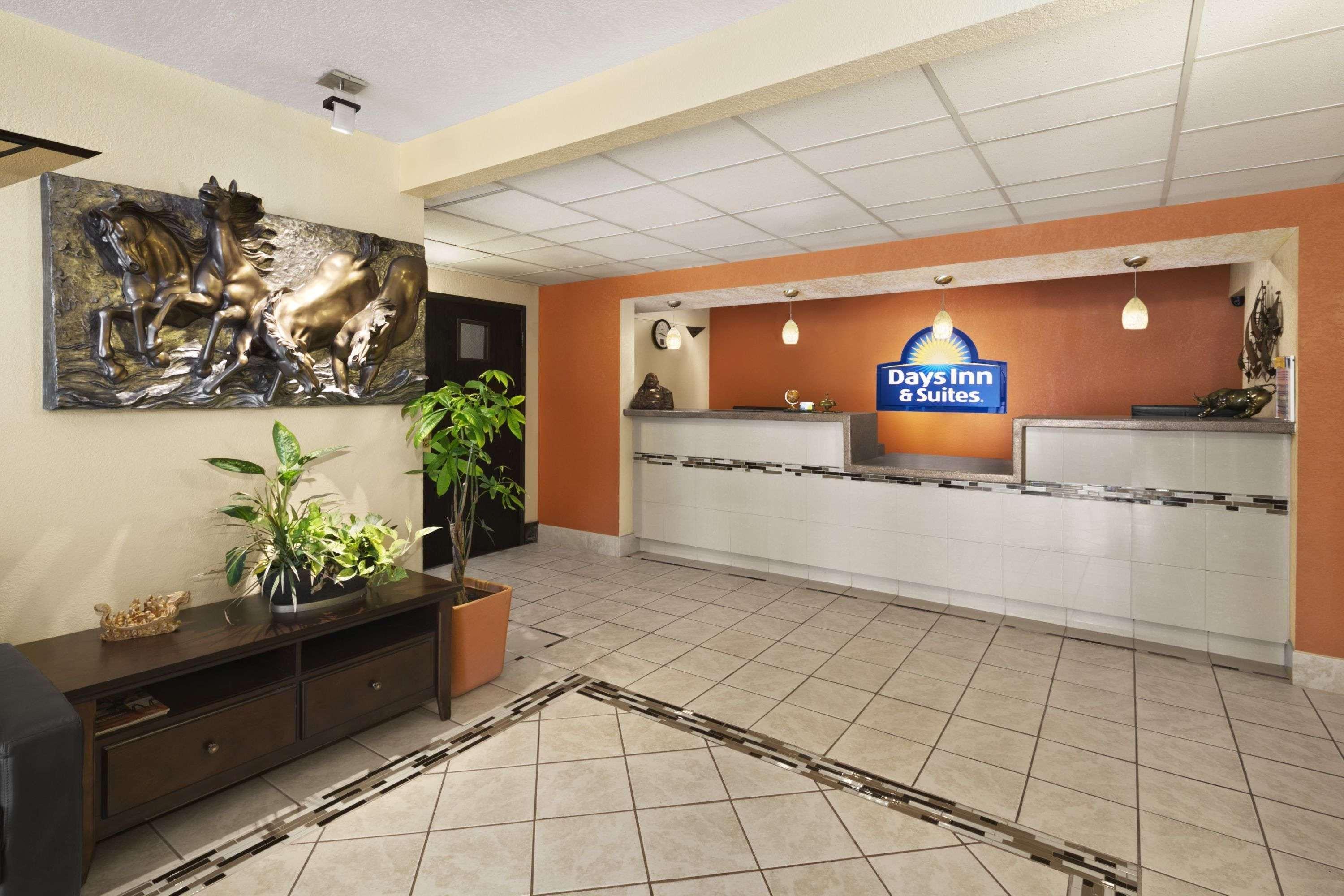Days Inn & Suites By Wyndham Stevens Point Eksteriør bilde