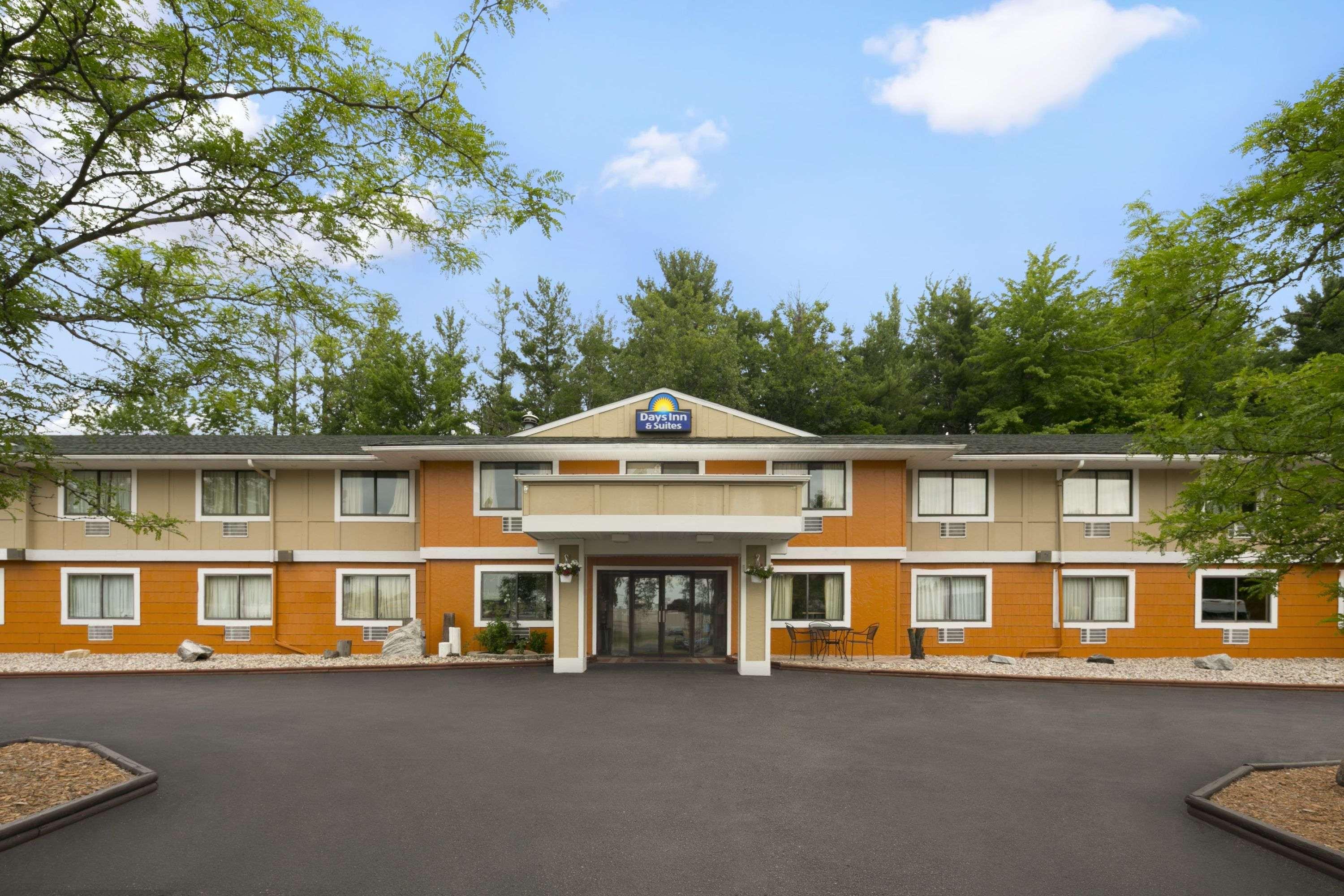 Days Inn & Suites By Wyndham Stevens Point Eksteriør bilde