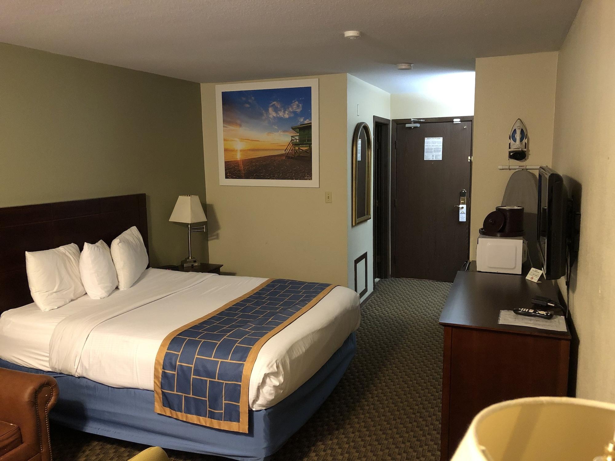 Days Inn & Suites By Wyndham Stevens Point Eksteriør bilde