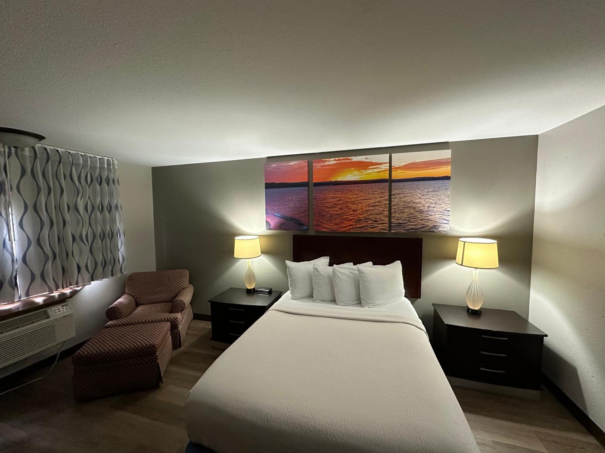 Days Inn & Suites By Wyndham Stevens Point Eksteriør bilde