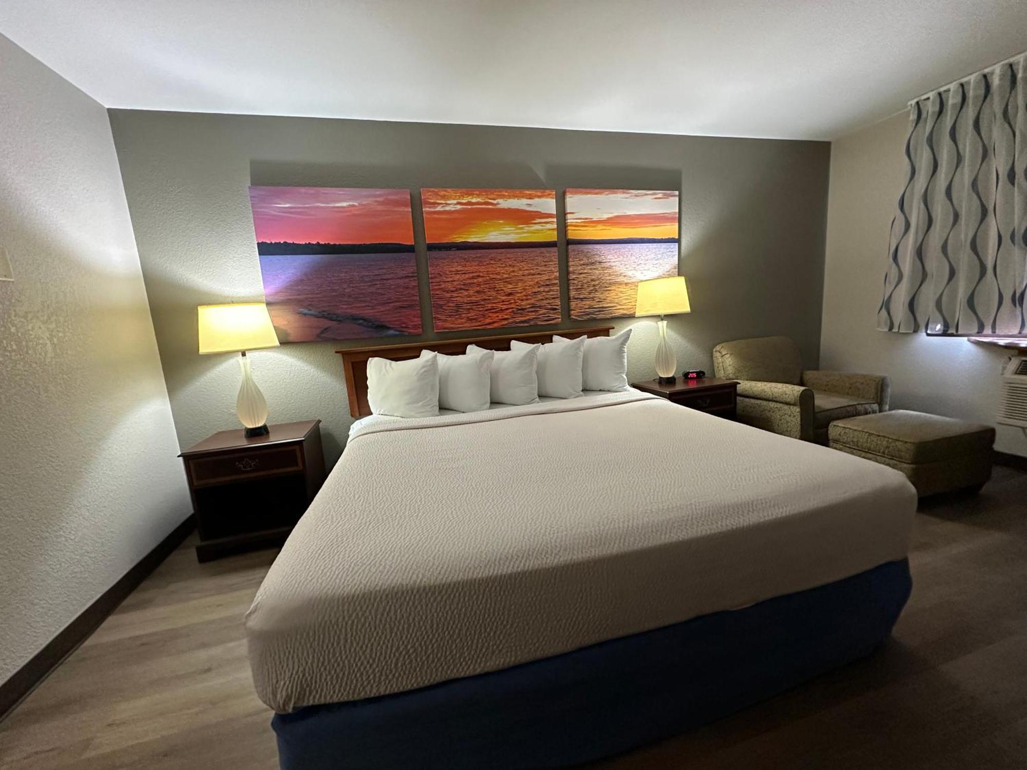 Days Inn & Suites By Wyndham Stevens Point Eksteriør bilde