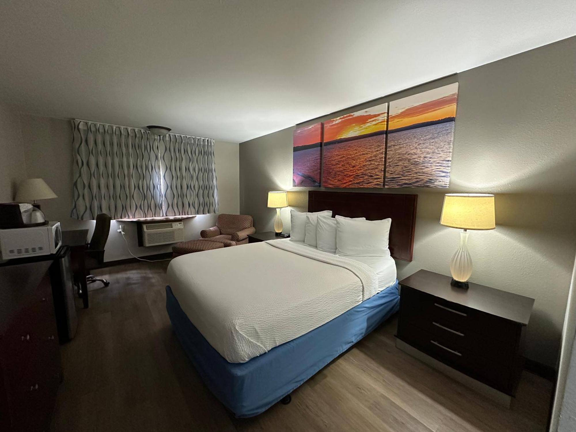 Days Inn & Suites By Wyndham Stevens Point Eksteriør bilde