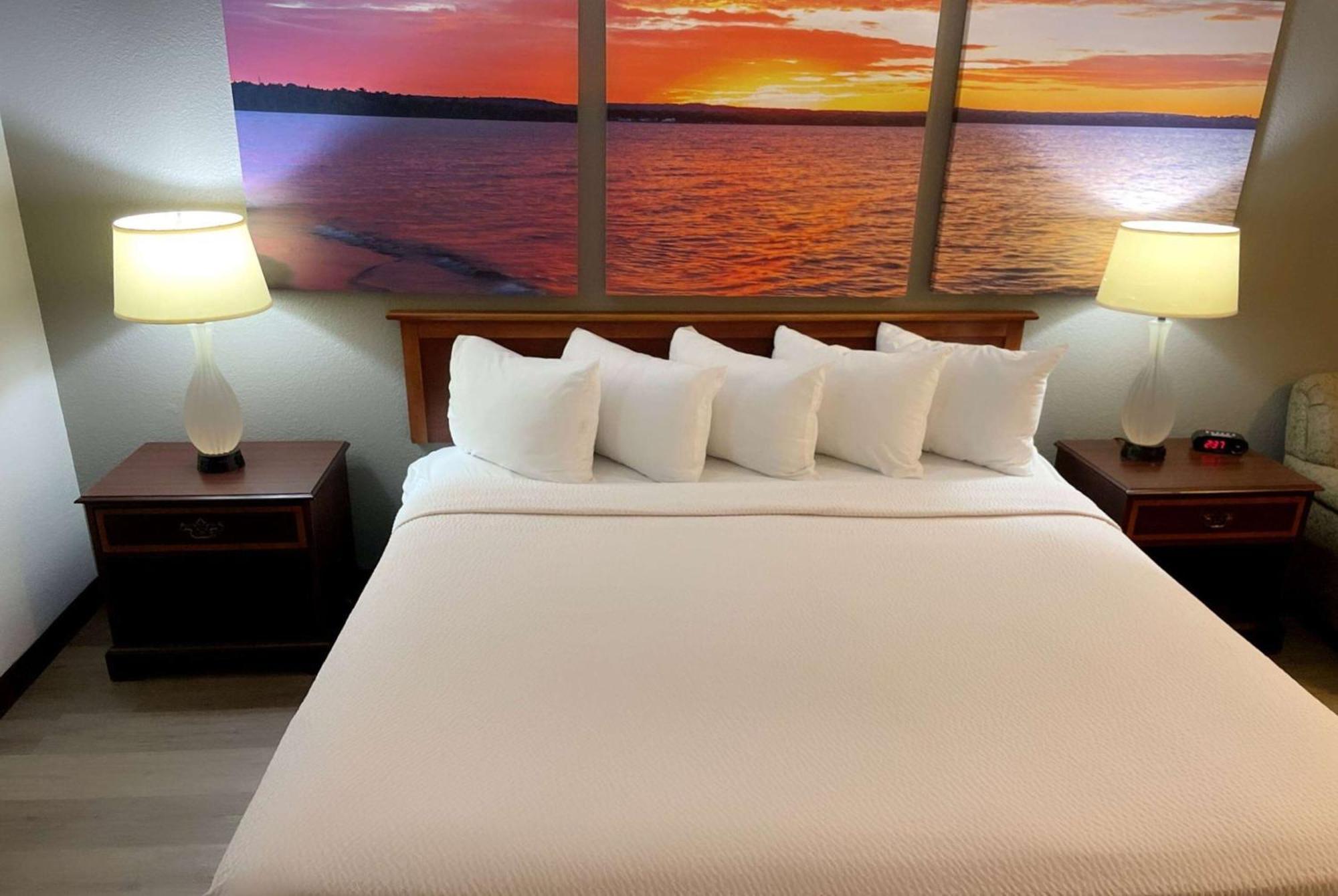 Days Inn & Suites By Wyndham Stevens Point Eksteriør bilde