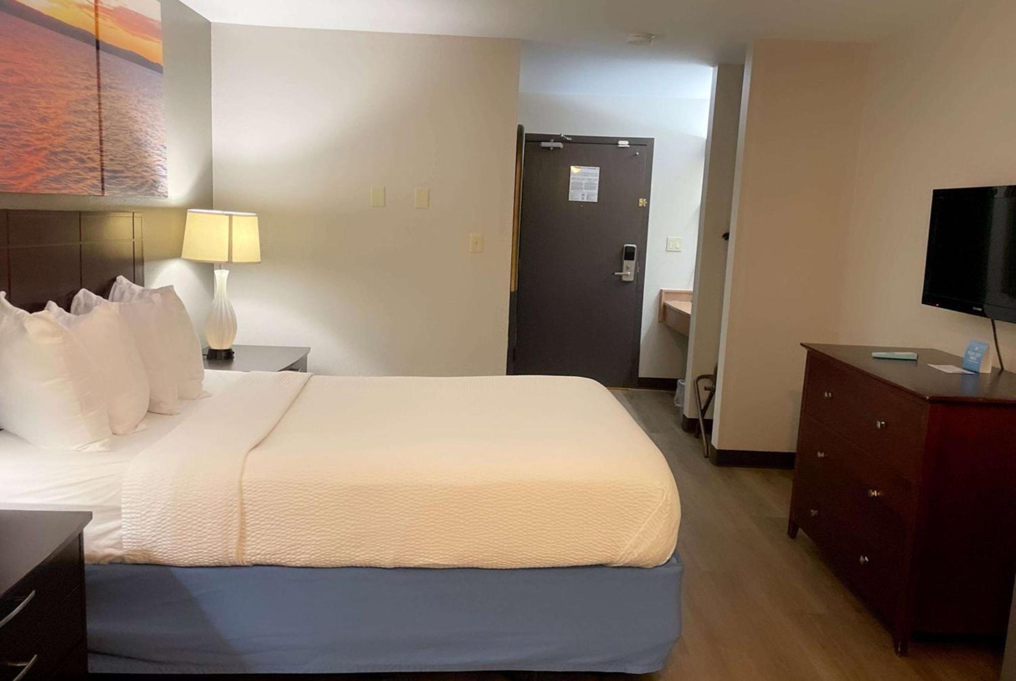 Days Inn & Suites By Wyndham Stevens Point Eksteriør bilde