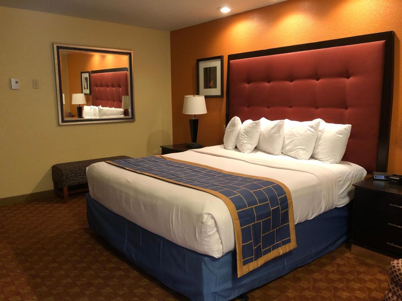 Days Inn & Suites By Wyndham Stevens Point Eksteriør bilde