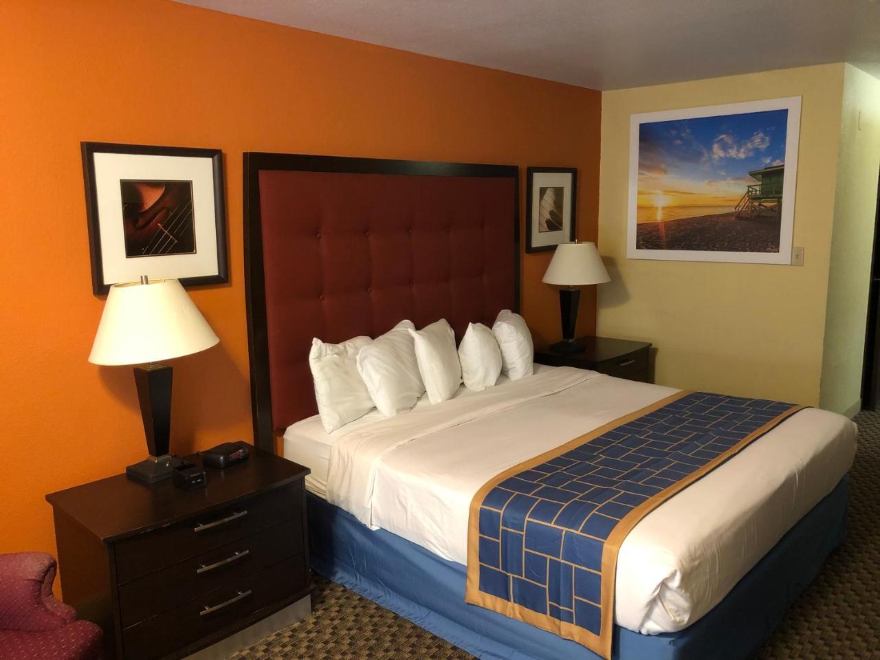 Days Inn & Suites By Wyndham Stevens Point Eksteriør bilde