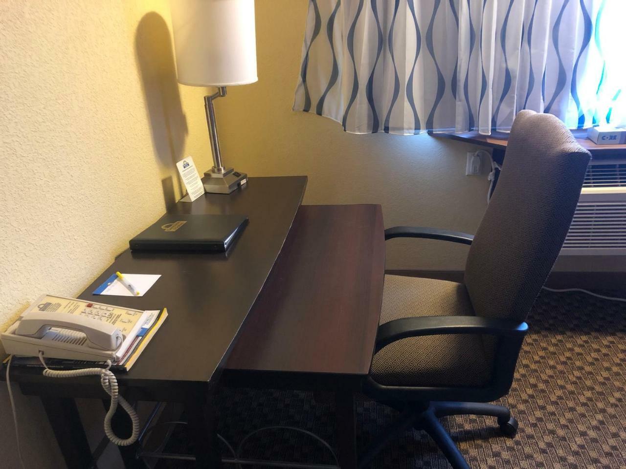 Days Inn & Suites By Wyndham Stevens Point Eksteriør bilde